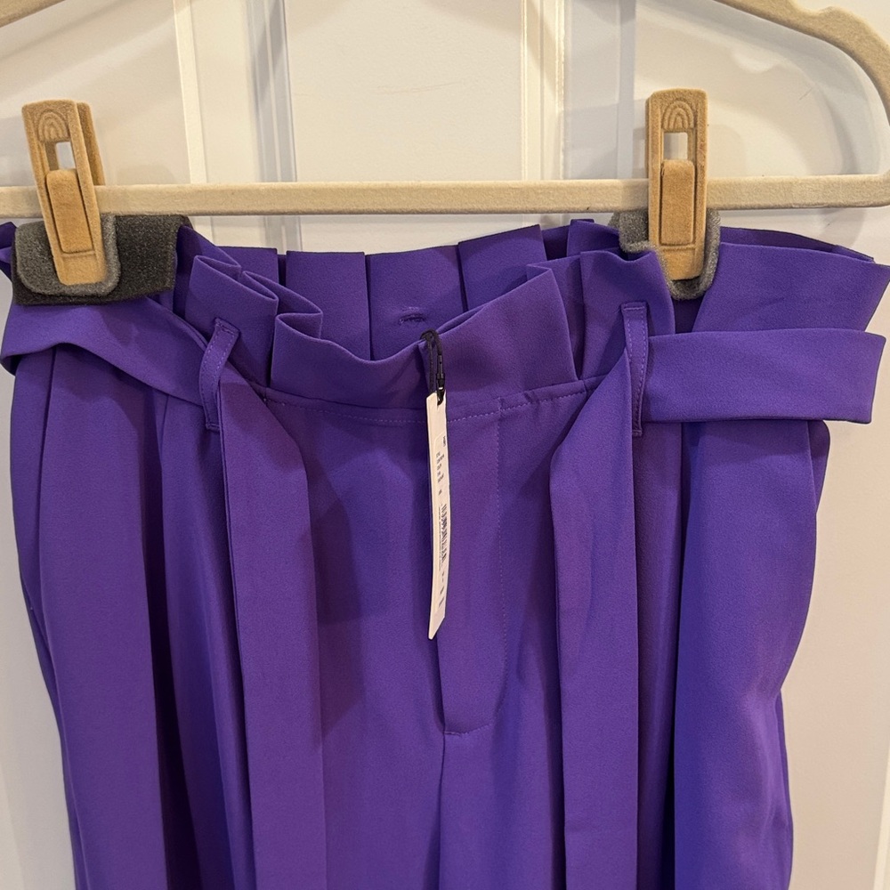NWT—Alice + Olivia Purple Pants with Belt “Farrel Pleated Paperbag-Waist Pants” - Picture 3 of 5
